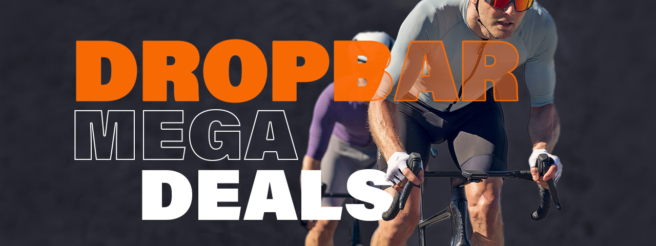 Werbebanner mit hochwertigen Rennrädern von Specialized und Cannondale – Schriftzug „Dropbar Mega Deals“ hebt Sonderangebote für Dropbar-Bikes hervor.