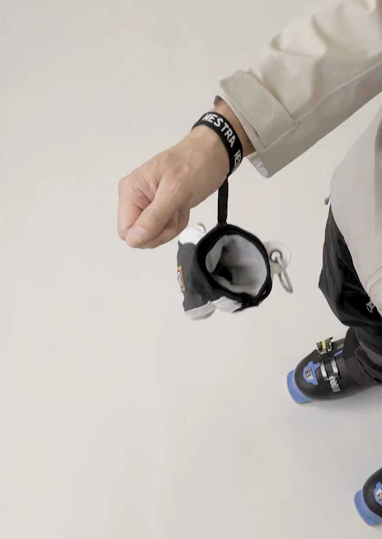 Hestra Army Leather Patrol 5 Finger, charcoal - Video 6