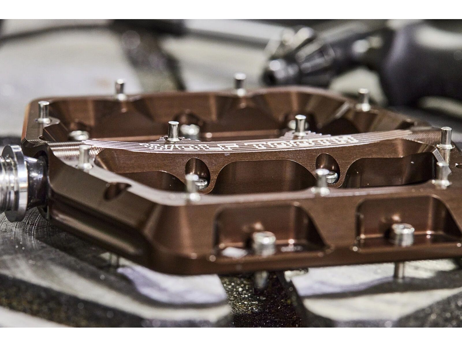 Wolf Tooth Waveform Aluminium Pedals - Large, espresso - Bild 7