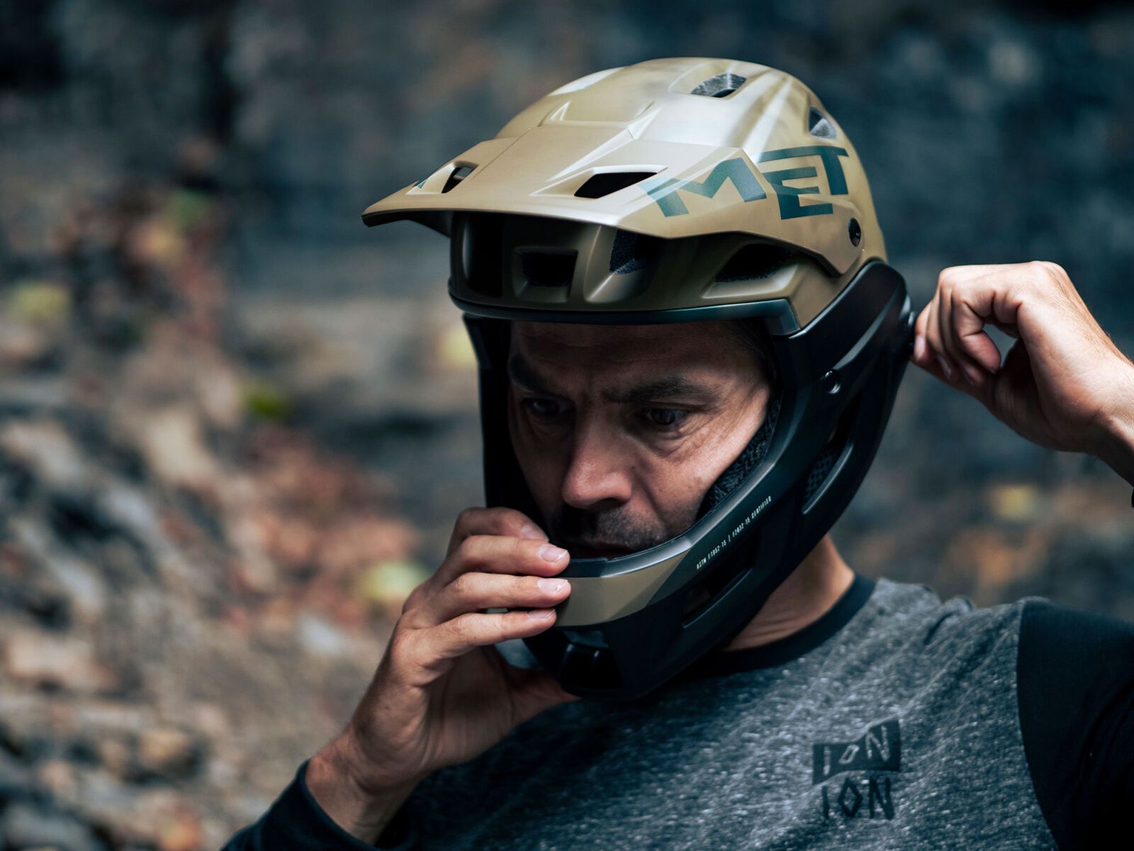 MET Parachute MCR MIPS, bronze orange/matt - Bild 12