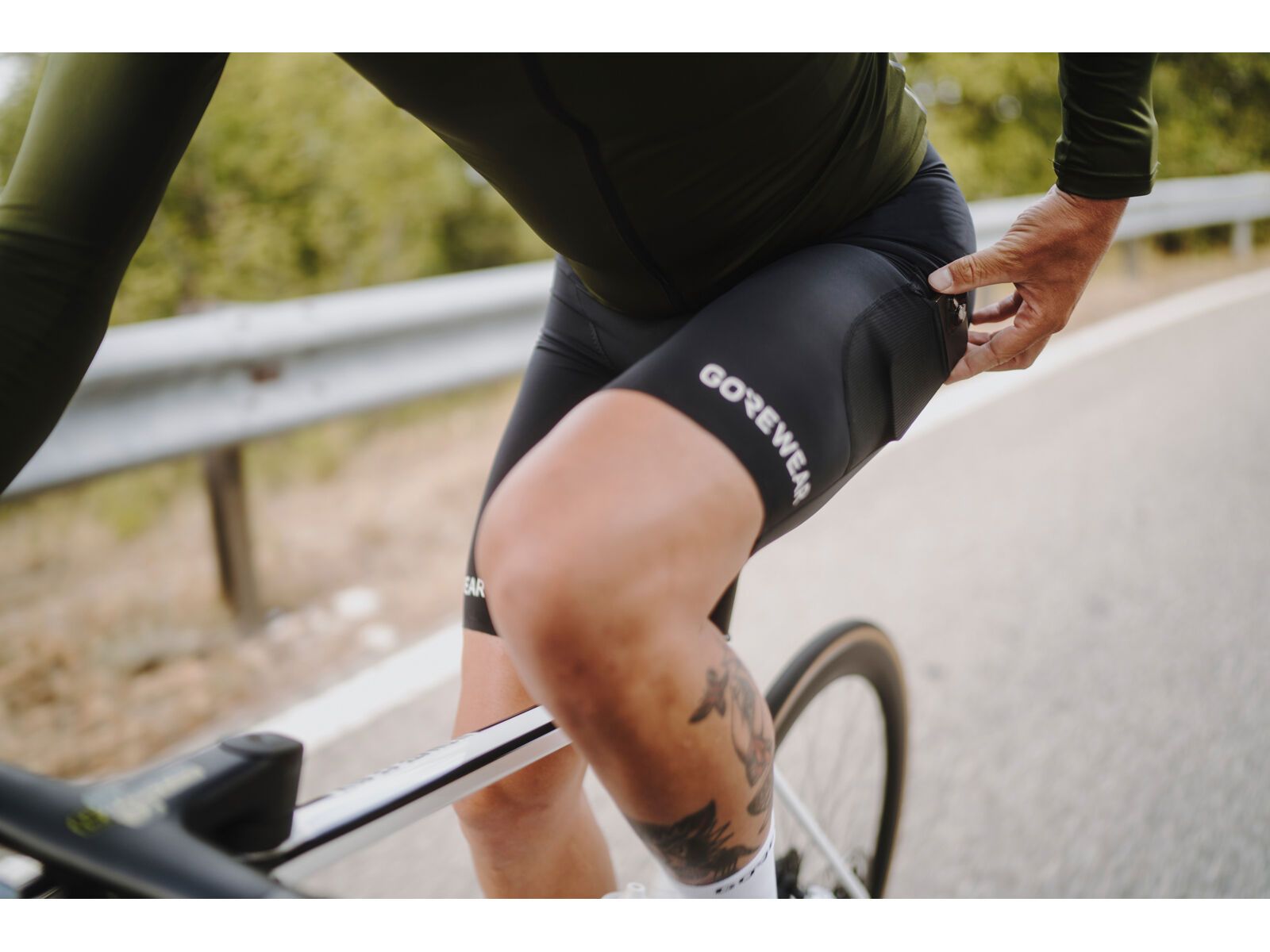 GOREWEAR Spinshift Cargo kurze Trägerhose+ Herren, black - Bild 6