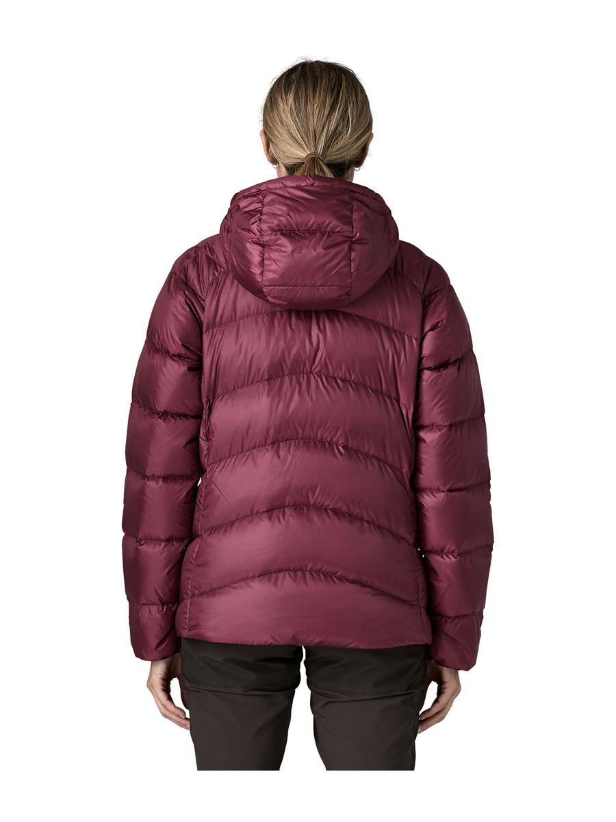 Patagonia Women's Fitz Roy Down Hoody, berry fig - Bild 4