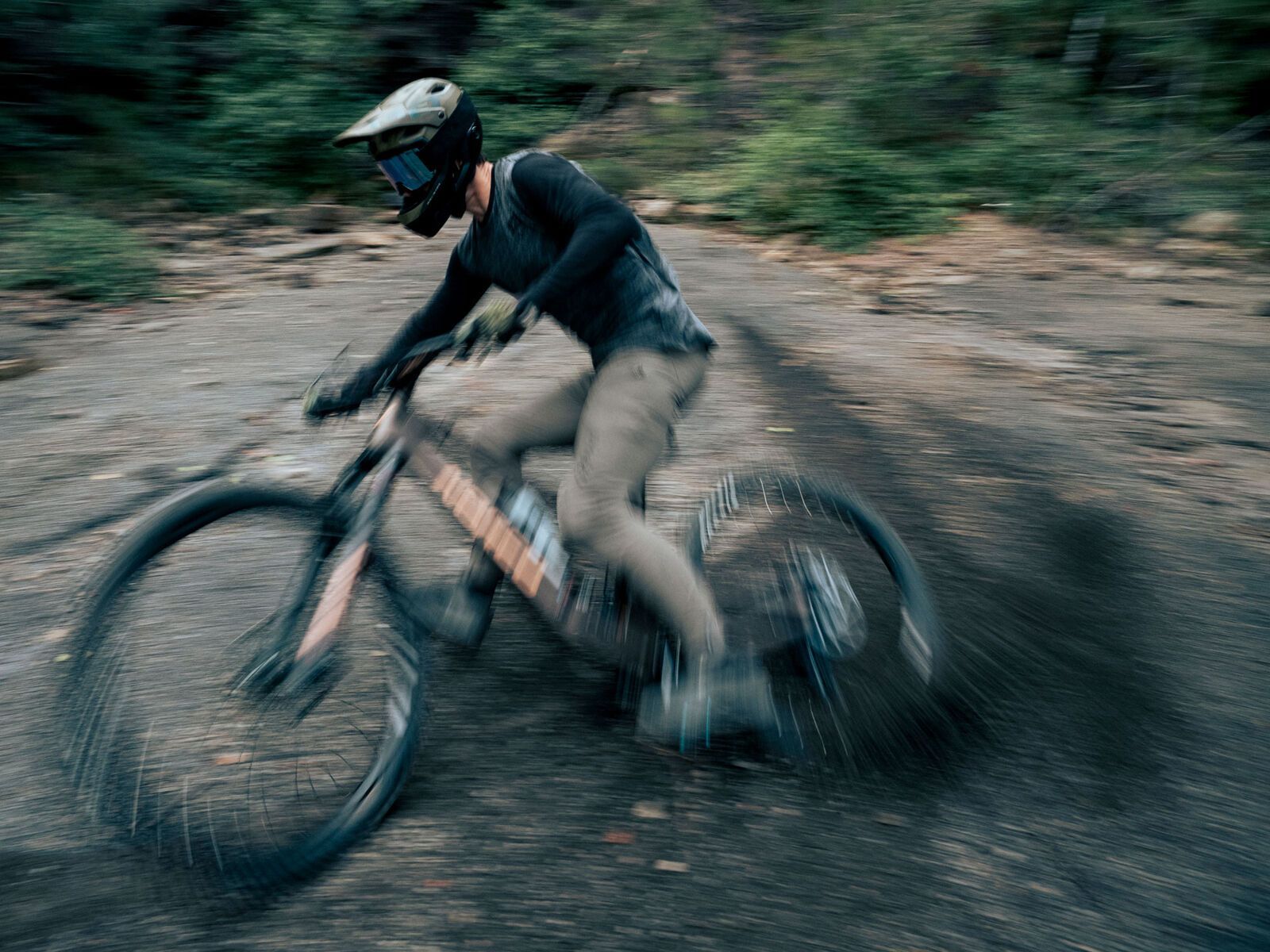 MET Parachute MCR MIPS, white iridescent/matt - Bild 23