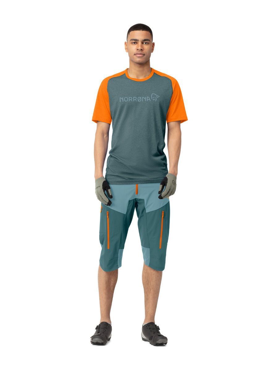 Norrona fjørå equaliser lightweight T-Shirt M's, north atlantic/orange popsicle - Bild 3