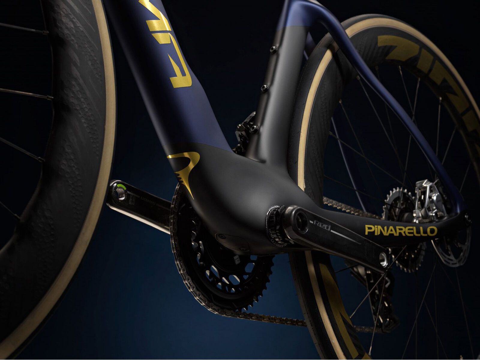 Pinarello Dogma F Red AXS 2x12 / ZIPP WH454 NSW Gold Decal, Team Q36.5 Replica - Bild 5