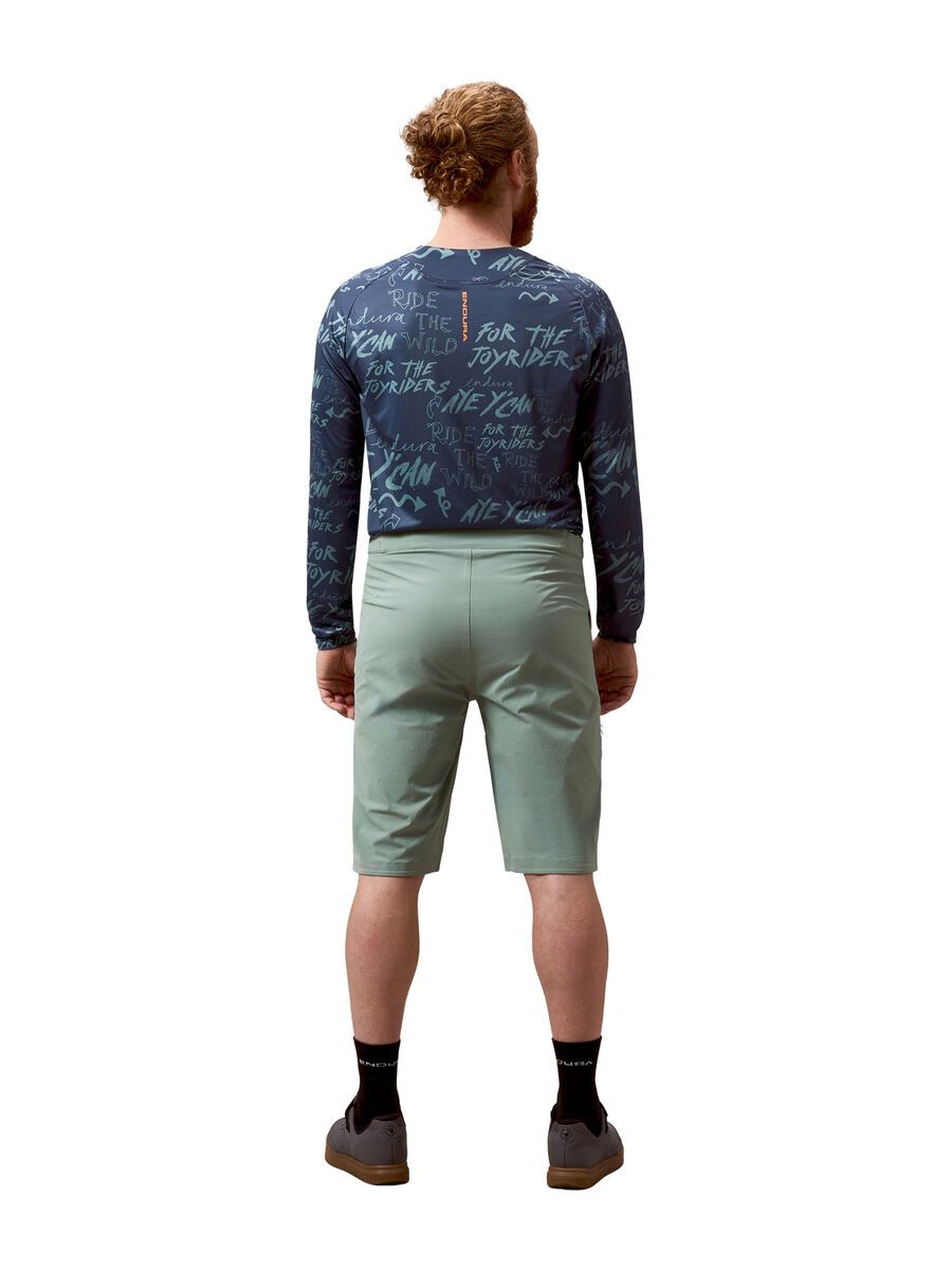 Endura AllTrack Ride Übershorts, sage green - Bild 6