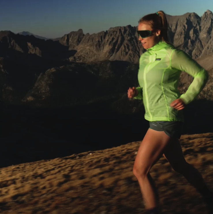 Patagonia Women's Houdini Jacket Lose Yourself Outline, nouveau green - Video 5