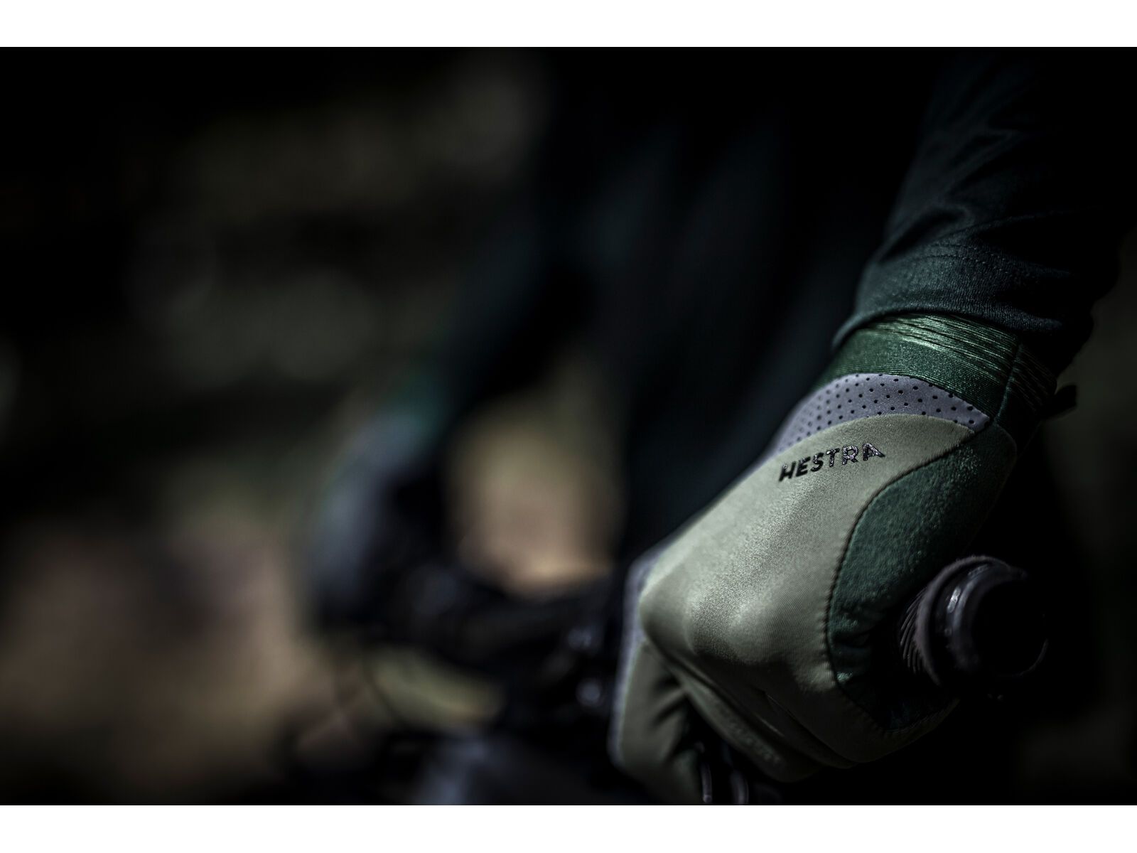 Hestra Apex Reflective Long, olive - Bild 9