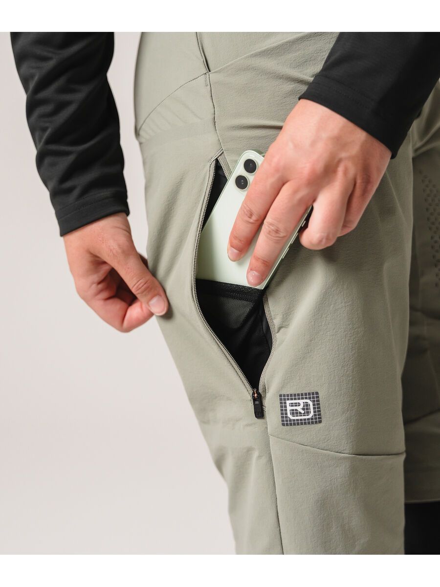 Ortovox Sequence Trail Shorts W, green sage - Bild 5