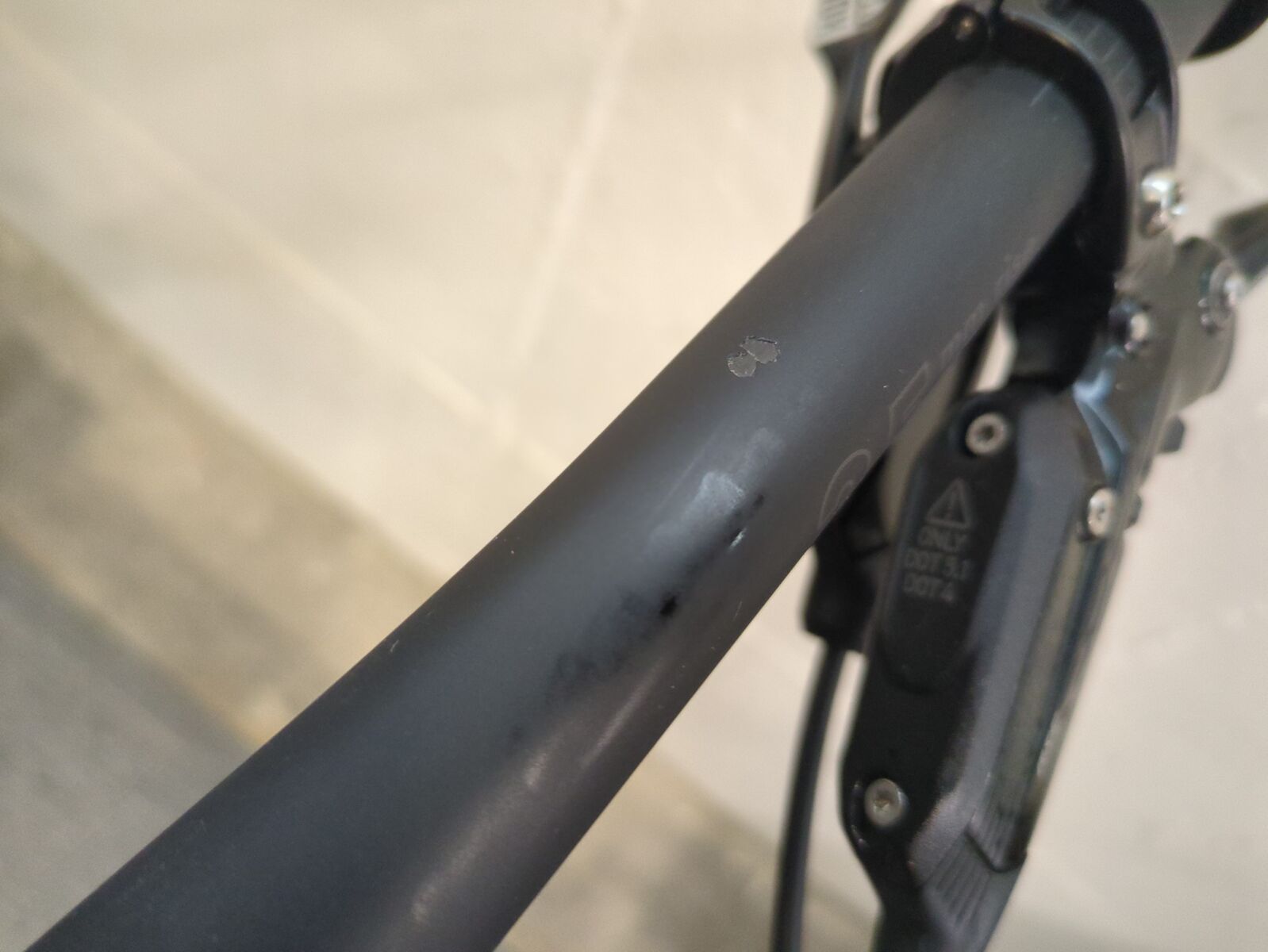 ***2. Wahl*** Santa Cruz Bronson CC / X01 / MX matte dark matter - Bild 4