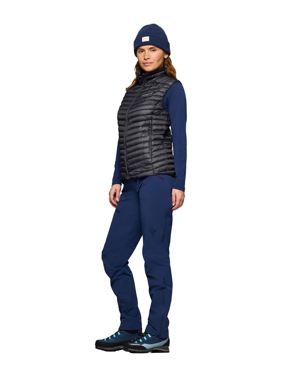 Norrona trollveggen down800 super light Vest W's, caviar black - Bild 5