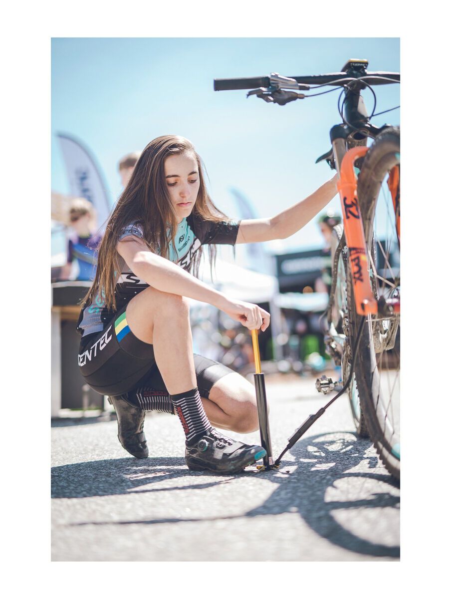 Lezyne Micro Floor Drive Digital HVG, black - Bild 6