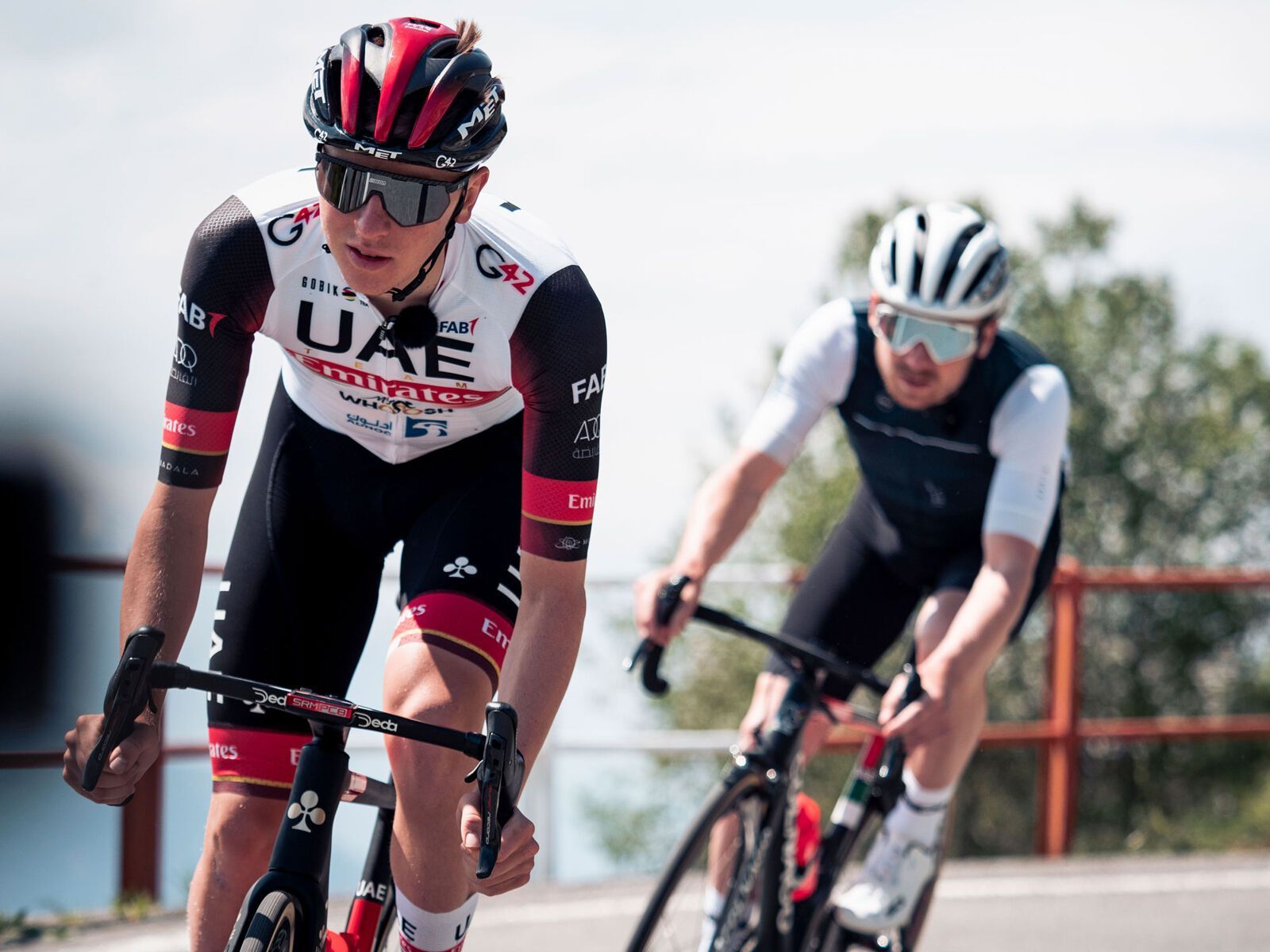 MET Trenta 3K Carbon MIPS, red iridescent/glossy - Bild 5