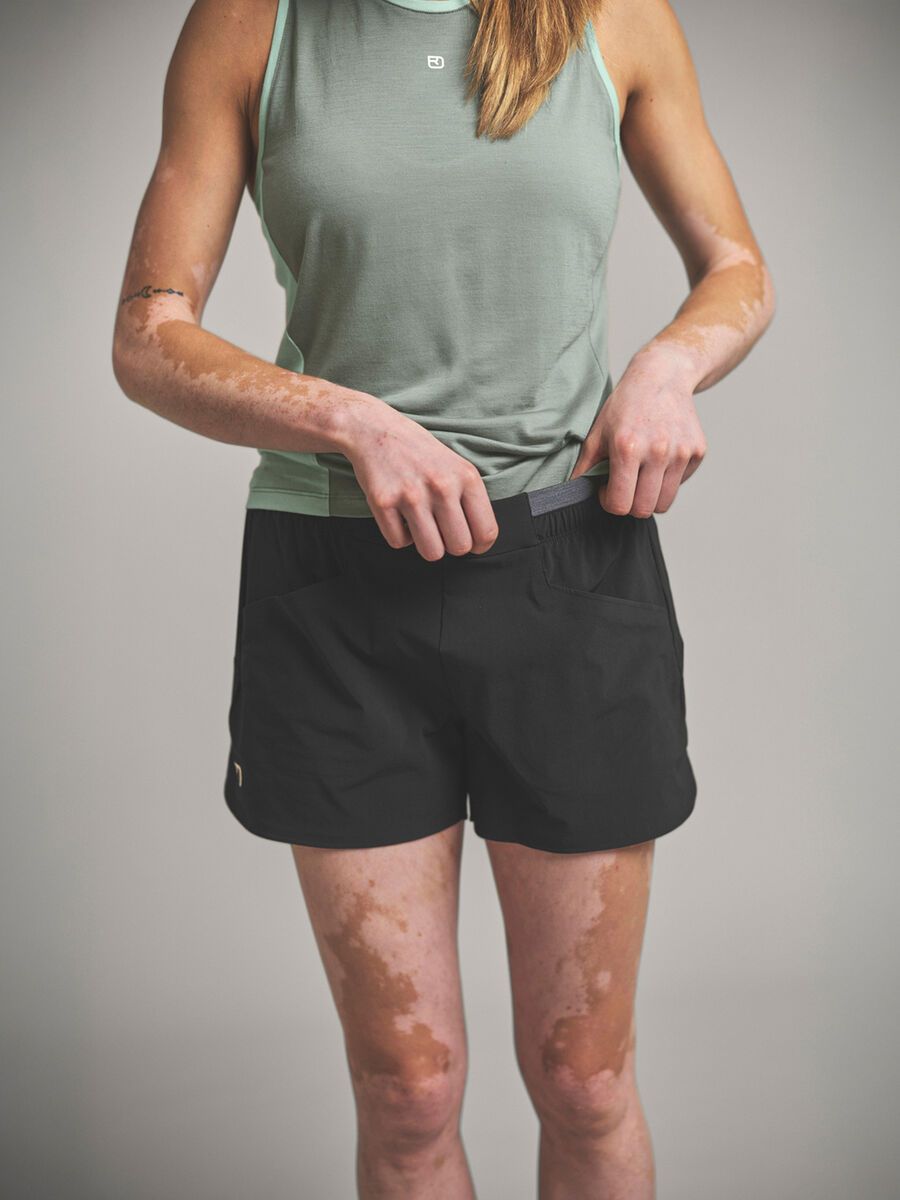 Ortovox Merino Shield Ultra Light Trace Shorts W, green sage - Bild 3