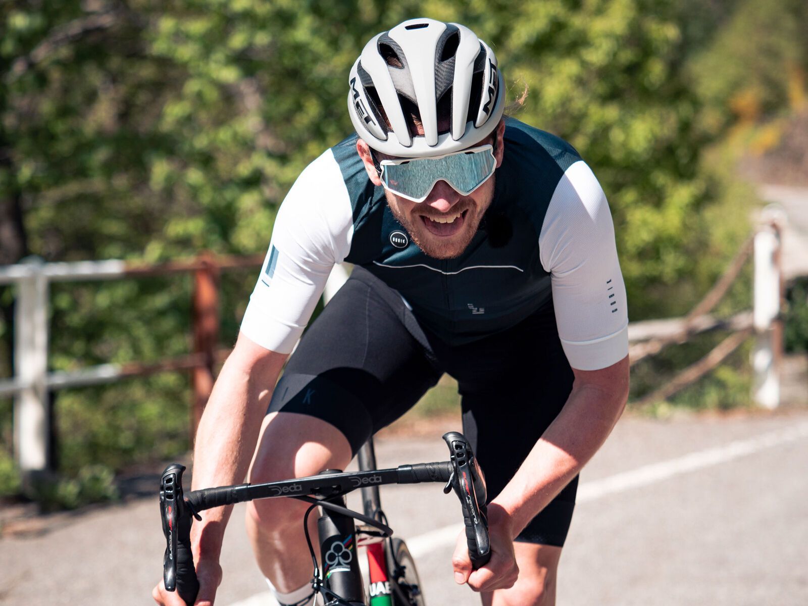 MET Trenta 3K Carbon MIPS, blue iridescent/matt - Bild 5