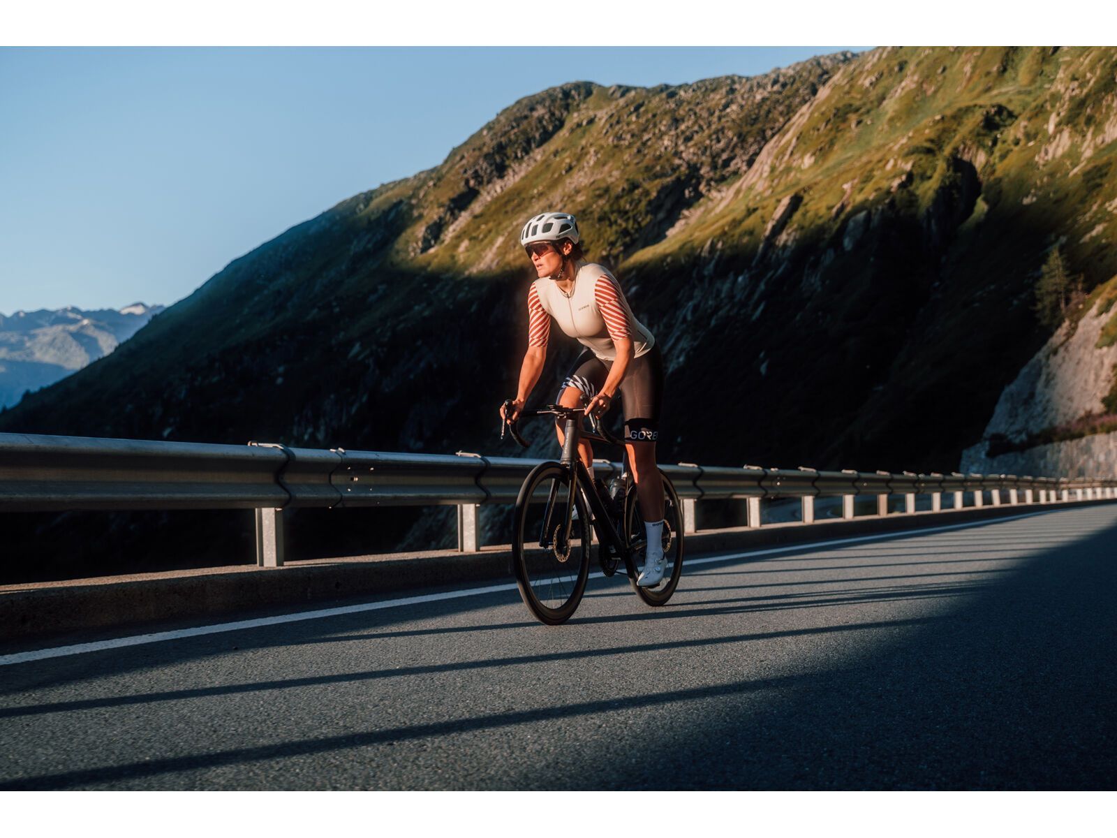 GOREWEAR Swiftride Optical Trikot Damen, tech beige/utility red - Bild 4