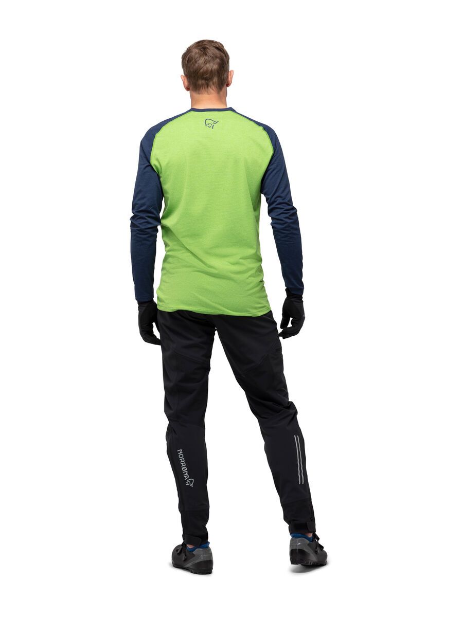 Norrona fjørå equaliser lightweight Long sleeve M's, foliage/indigo night - Bild 4