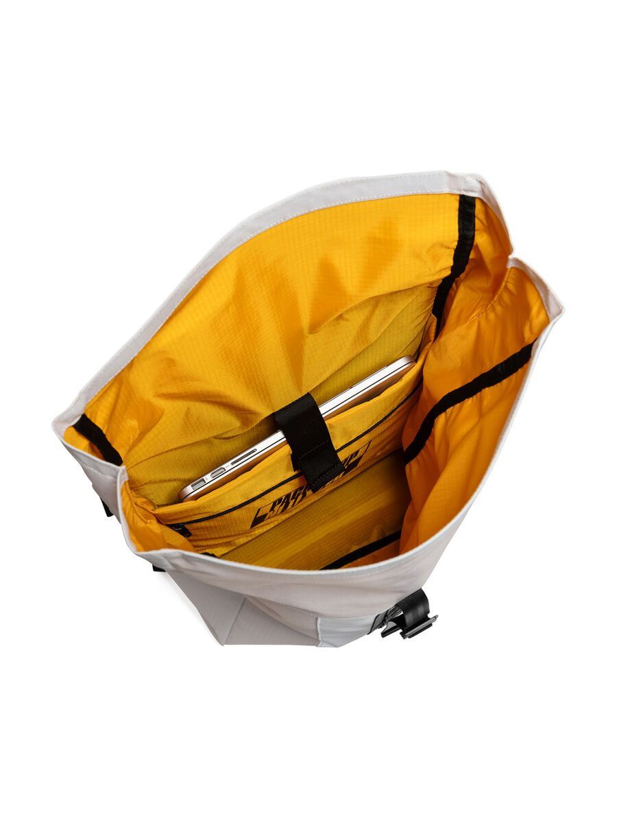 Capsuled Messenger Bag, cloud dancer - Bild 8