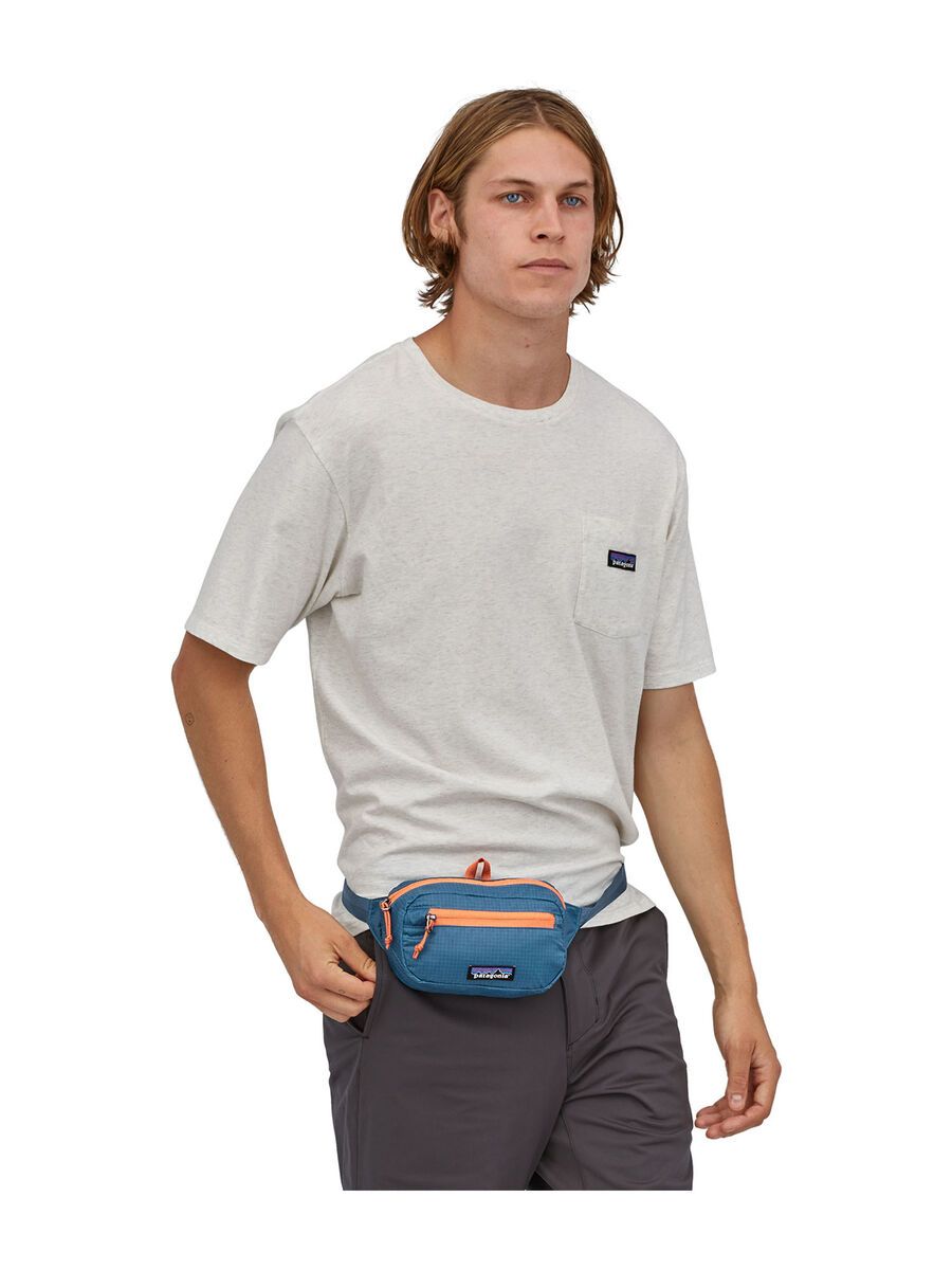 Patagonia Ultralight Black Hole Mini Hip Pack, wavy blue - Bild 2