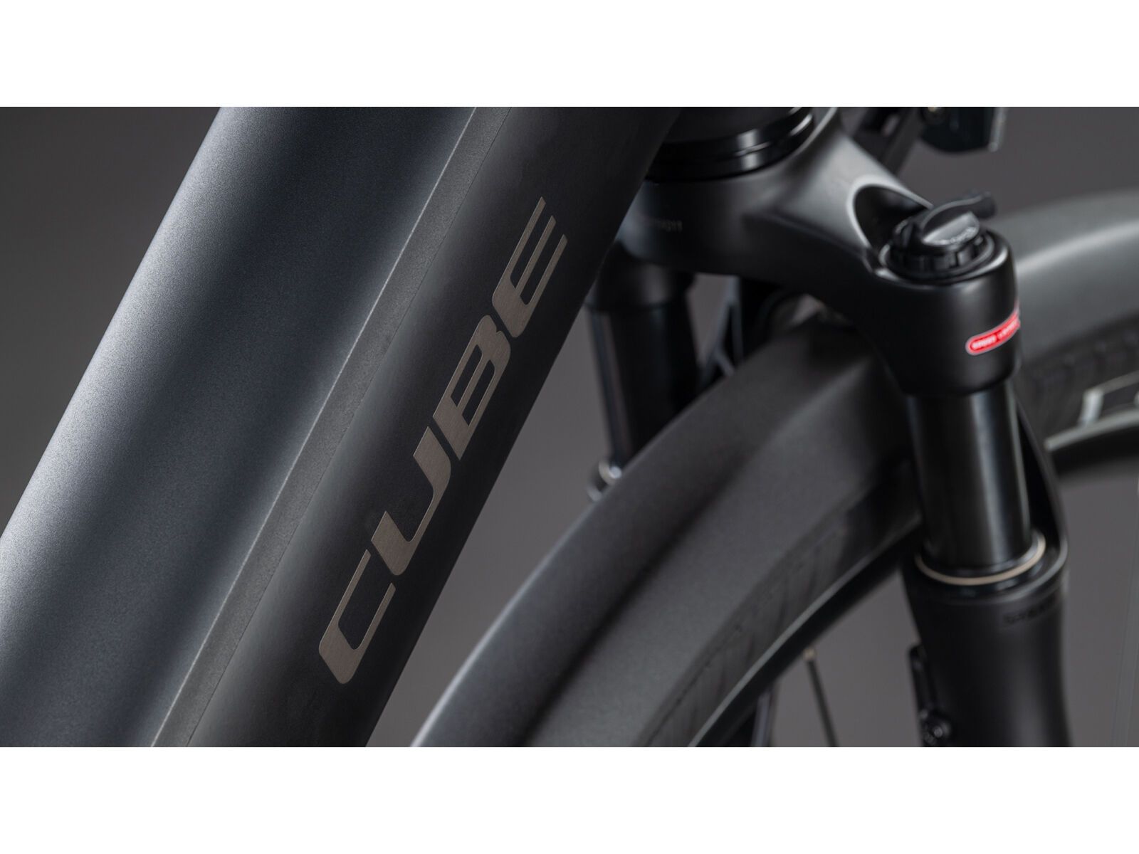 Cube Supreme Hybrid Deluxe EX 600 RT Easy Entry 28, black´n´chrome - Bild 4