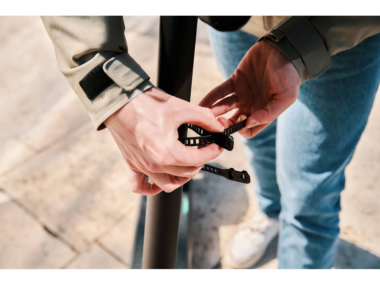 Fidlock Twist Bottle 450 + Uni Base, transparent black - Bild 11