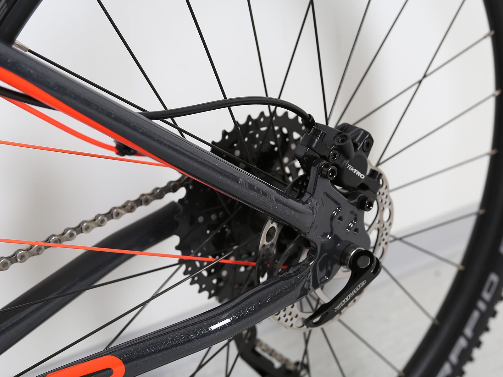 ***2. Wahl*** Frog Bikes *** 2. Wahl *** Frog MTB 72 Größe: 41.5 cm metallic grey/neon red 2021 - Bild 5