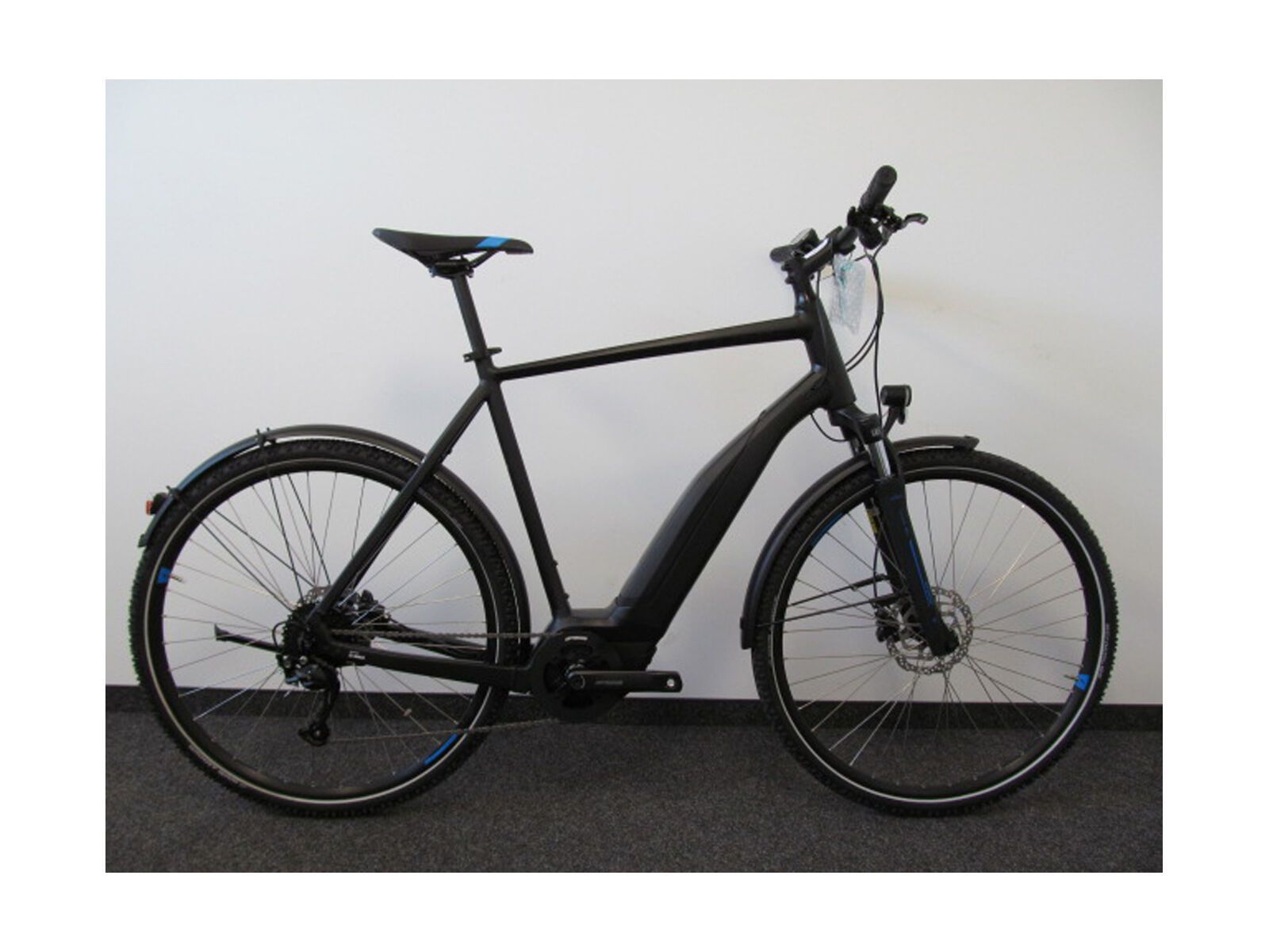 Cube *** 2. Wahl *** Cross Hybrid ONE Allroad 500 2018 | Größe 62 cm, black´n´blue - E-Bike - Bild 2