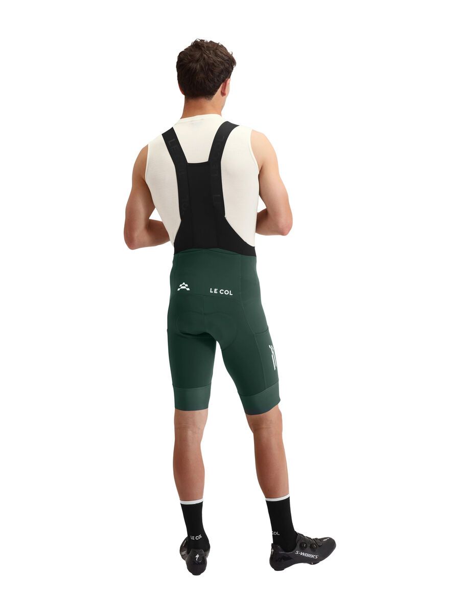 Le Col ARC Cargo Bib Shorts, forest green - Bild 5