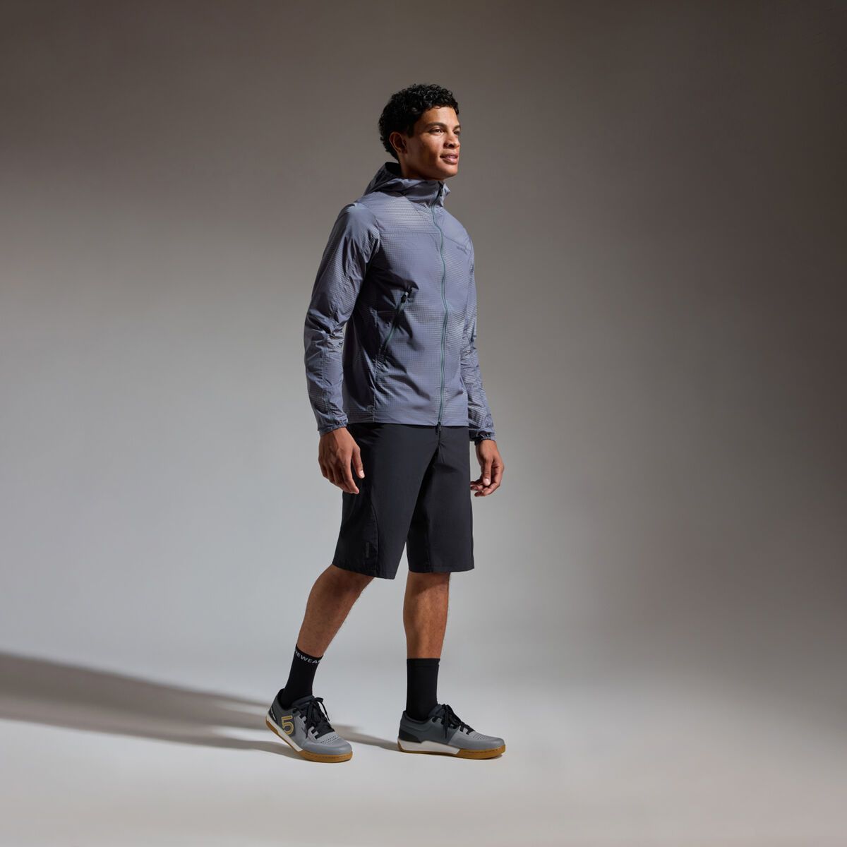 GOREWEAR Fernflow Haze Windbreaker mit Kapuze Herren, arrow lab graphite/lab gray - Bild 7