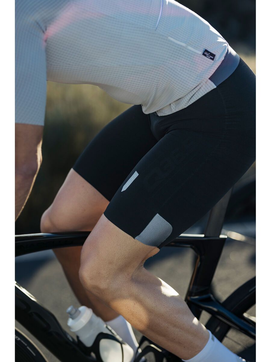 Q36.5 Unique Pro Bib Shorts, schwarz - Bild 17