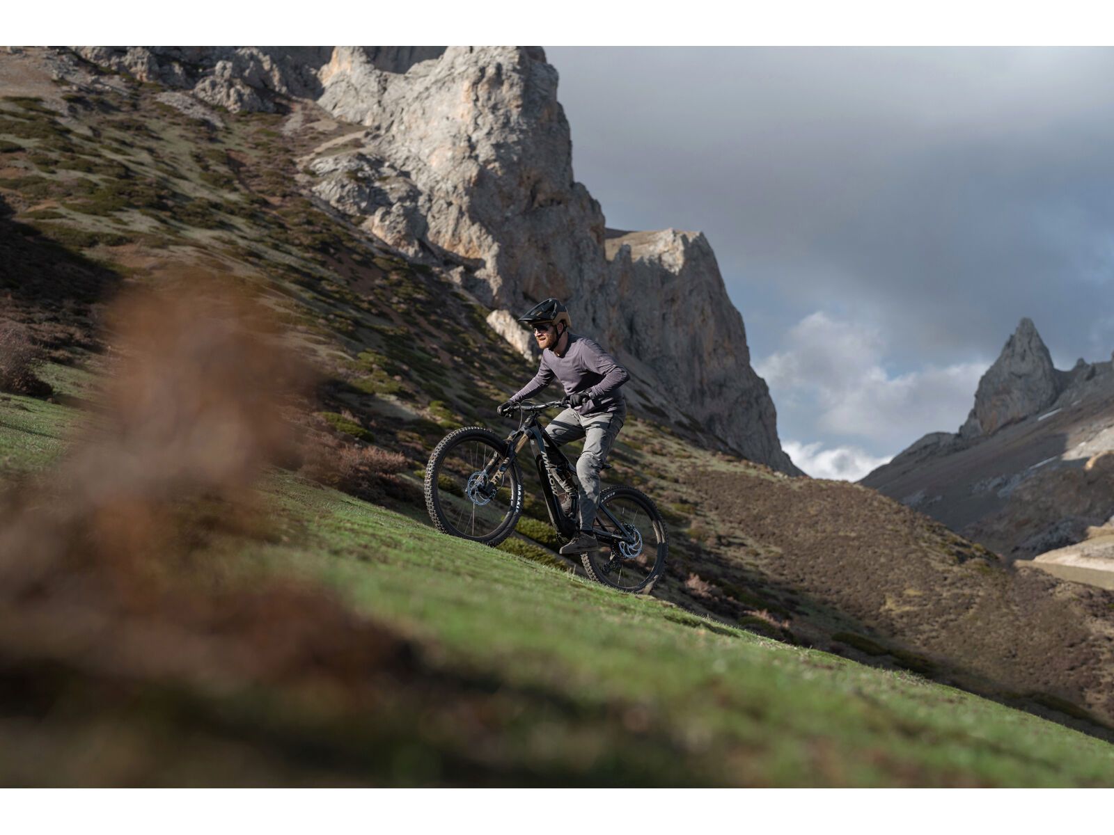 Amflow PL Carbon Pro - 800 Wh, cosmic black - Bild 40