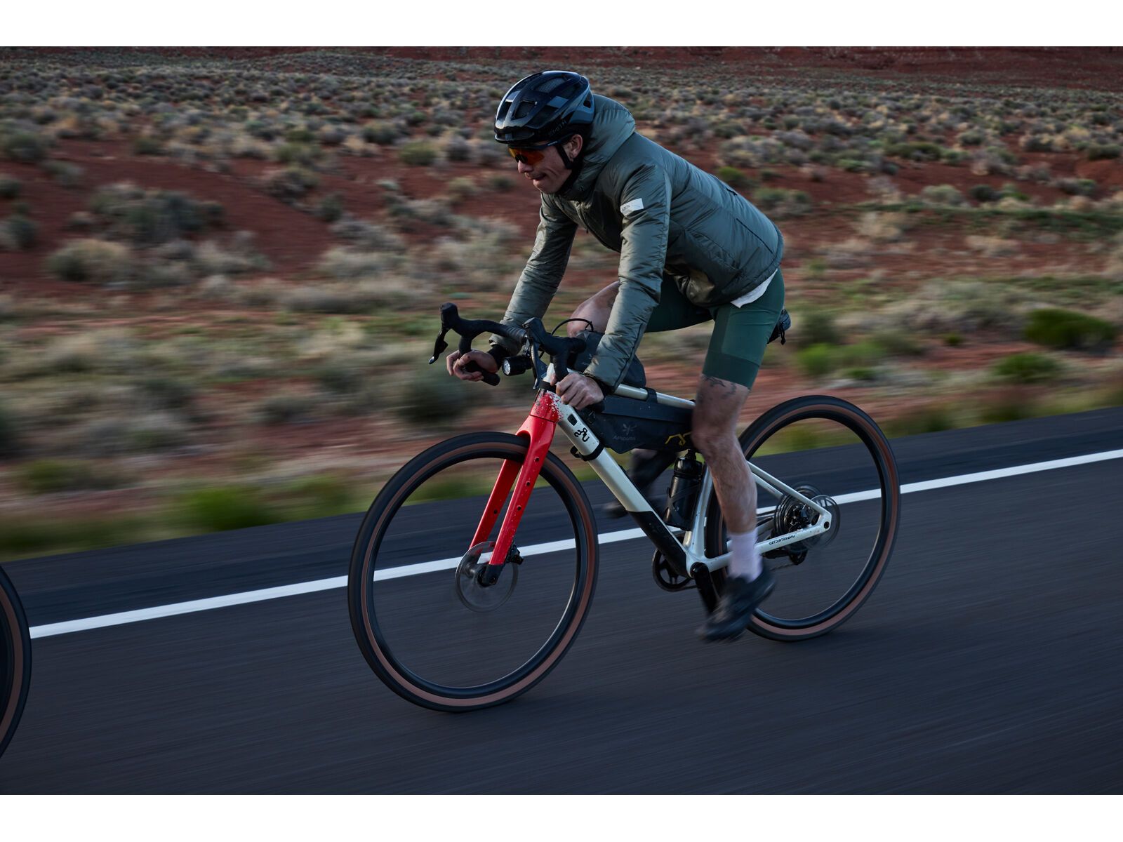 BMC URS 01 Four, pearl white/red - Bild 27