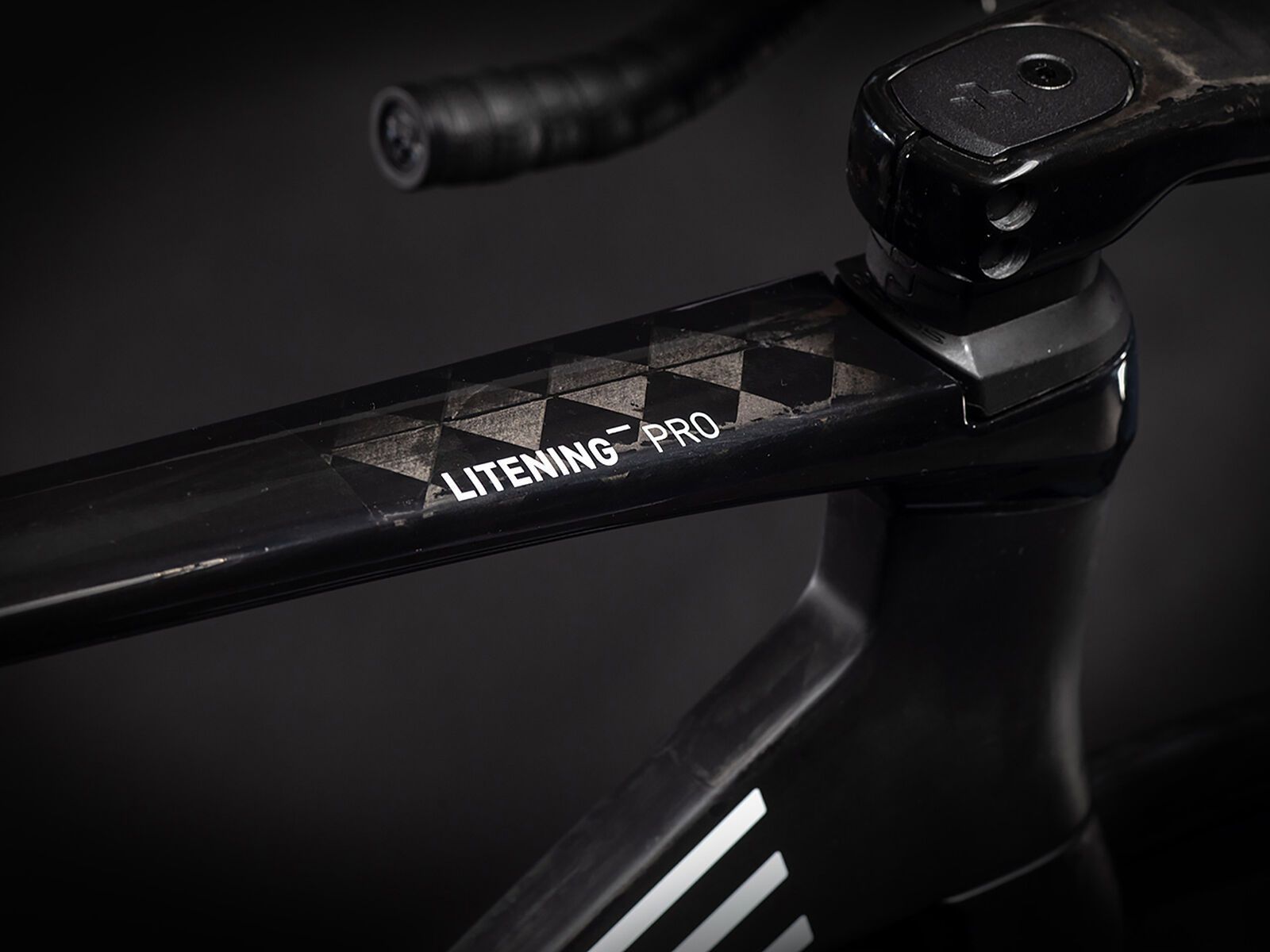 Cube Litening C:68X Pro, carbon´n´white - Bild 2