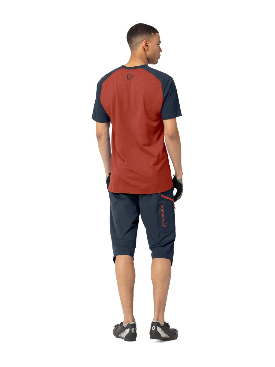 Norrona fjørå equaliser lightweight T-Shirt M's, rooibos tea/indigo night - Bild 4