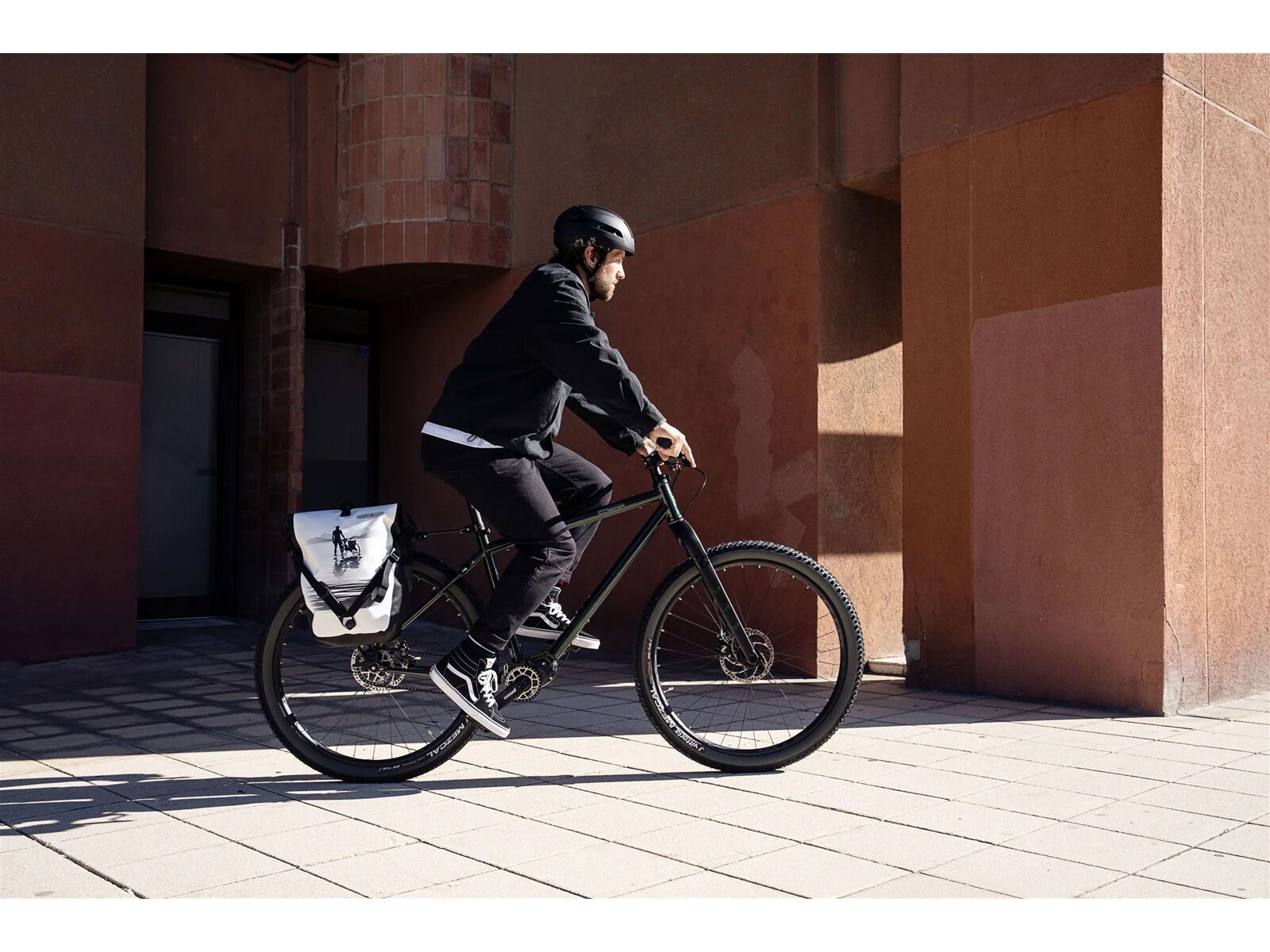 ORTLIEB Back-Roller Design Lake, white/black - Bild 6