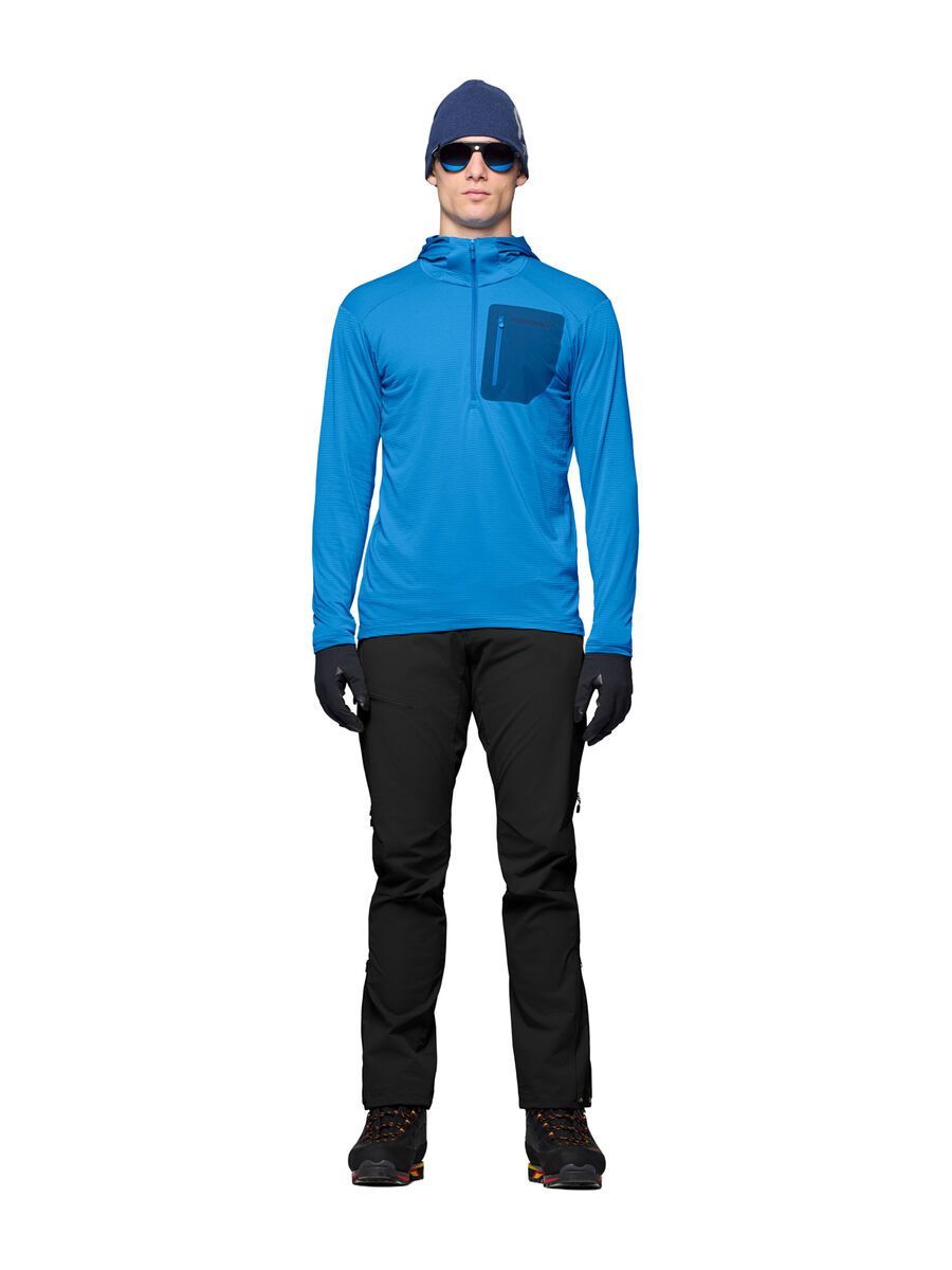Norrona falketind warm1 Hood M's, brilliant blue/dark blue - Bild 4