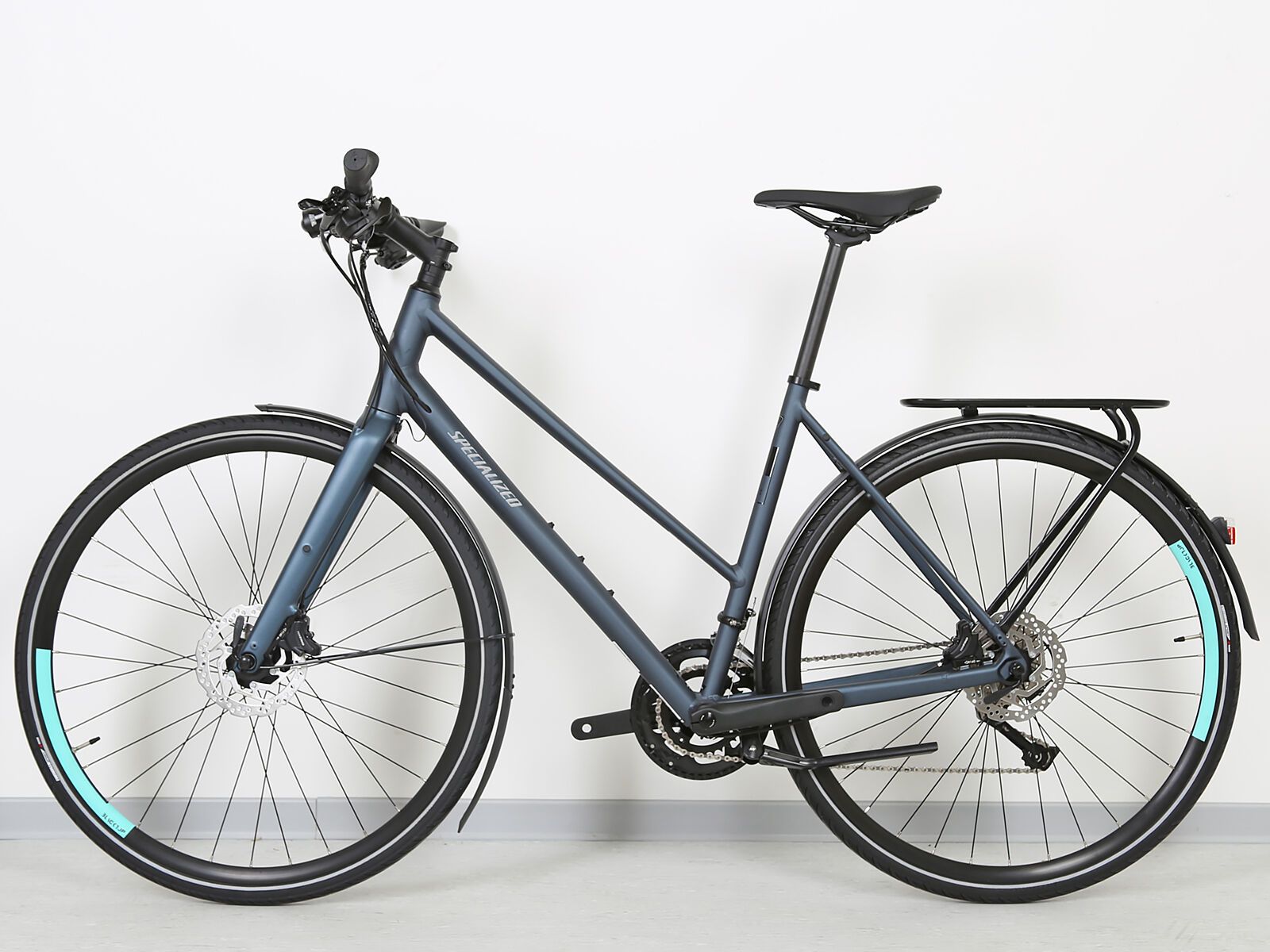 *** 2. Wahl *** Specialized Women's Sirrus Sport EQ Step-Through - Black Top LTD 2020, cast battleship/turquoise - Fitnessbike | Größe L // 50 cm - Bild 2