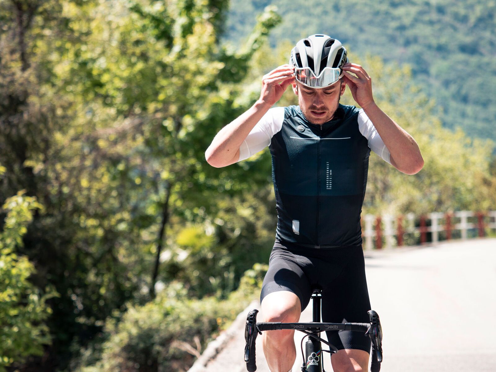 MET Trenta 3K Carbon MIPS, motion blur/matt - Bild 20