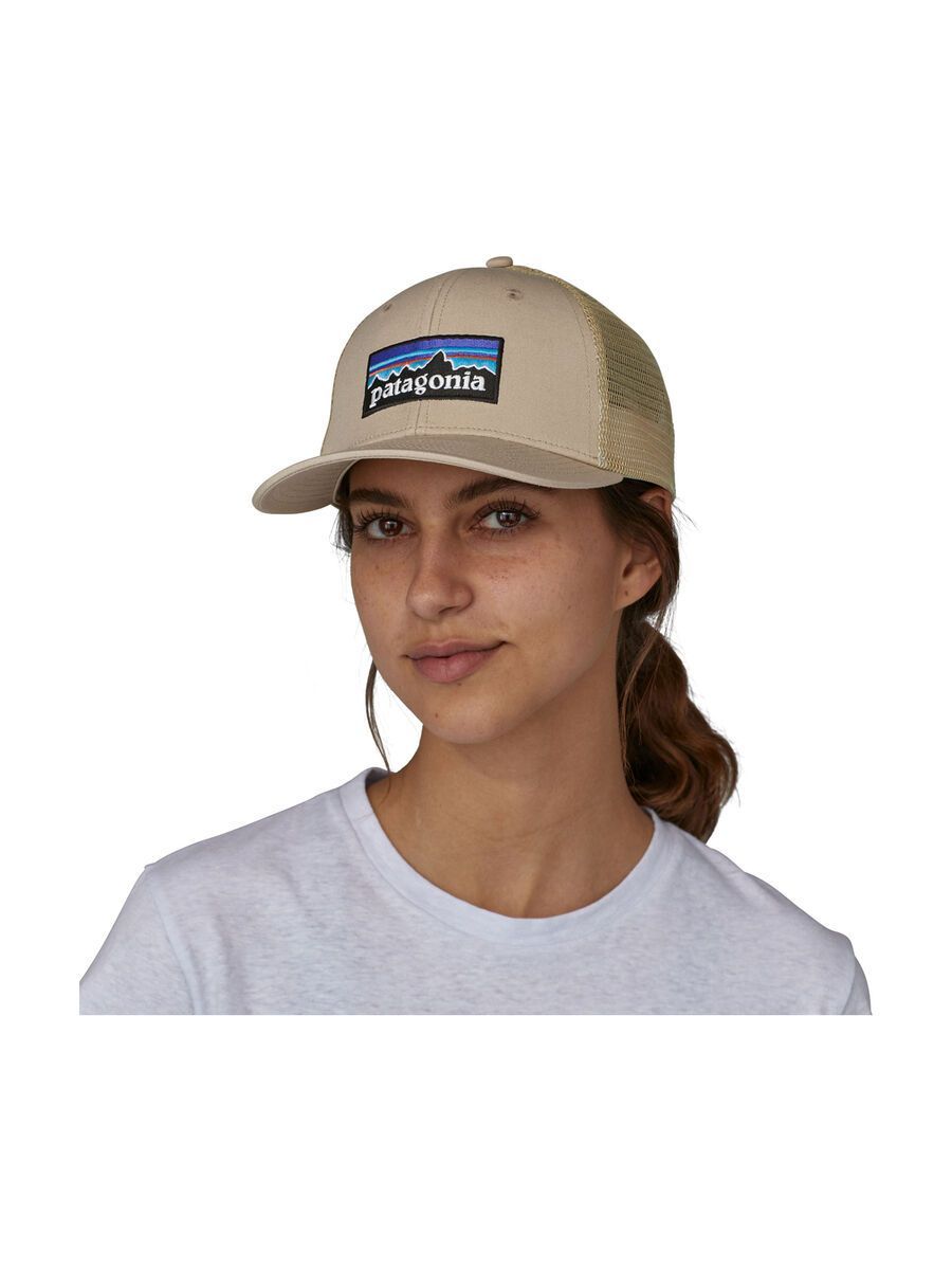 Patagonia P-6 Logo Trucker Hat, oar tan w/classic tan - Bild 1