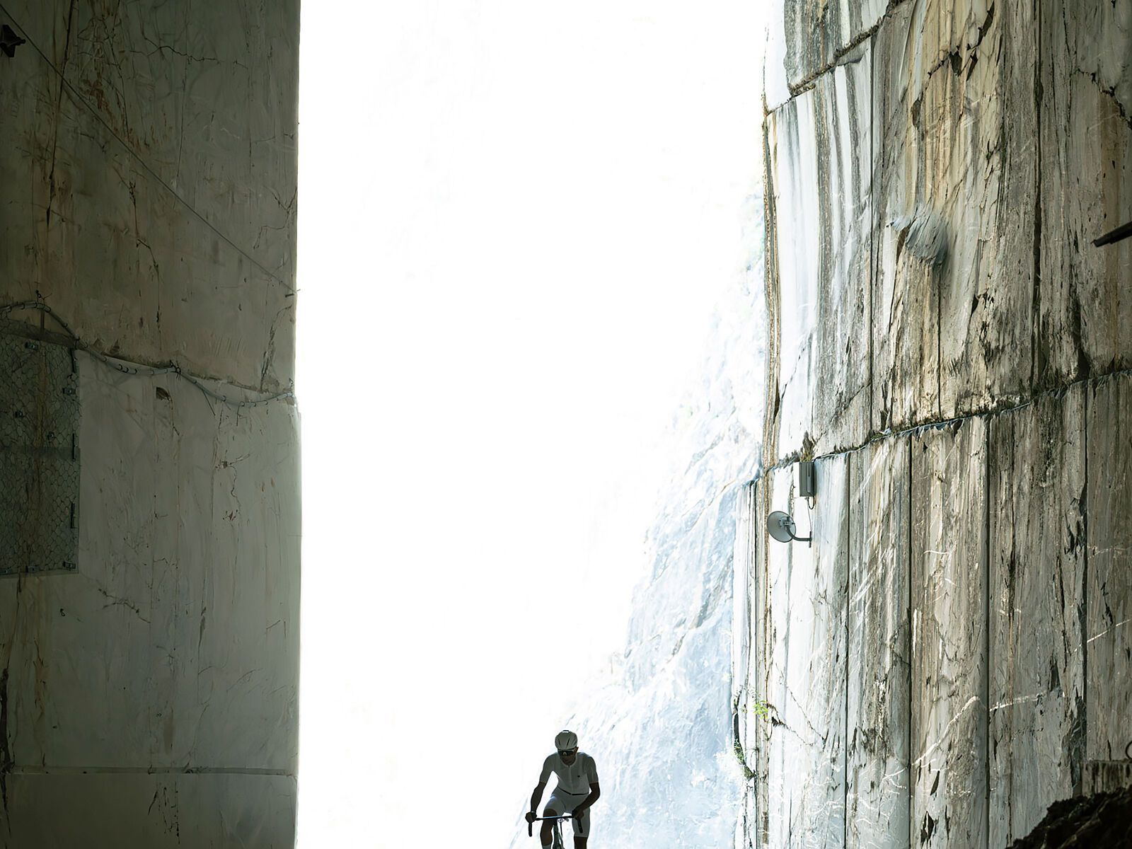 MET Manta MIPS, absolute white limited edition - Bild 15