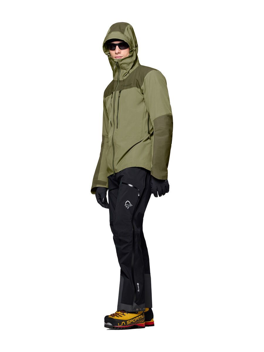 Norrona trollveggen Gore-Tex Pro light Jacket M's, olive night/deep lichen green - Bild 5