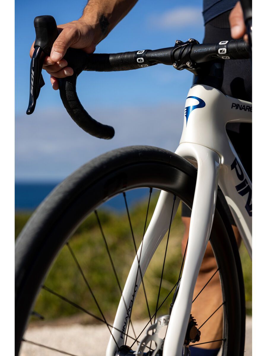 Pinarello F5 105 Di2 2x12 DB / Most Ultrafast Carbon DB HG11, furious white - Bild 12