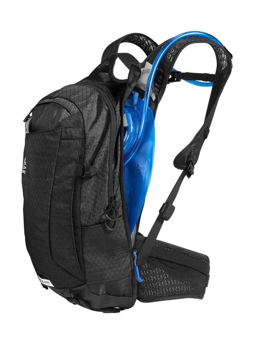 Camelbak Damen M.U.L.E. Pro Trinkrucksack 14 L + 3 L Reservoir, black/white - Bild 11
