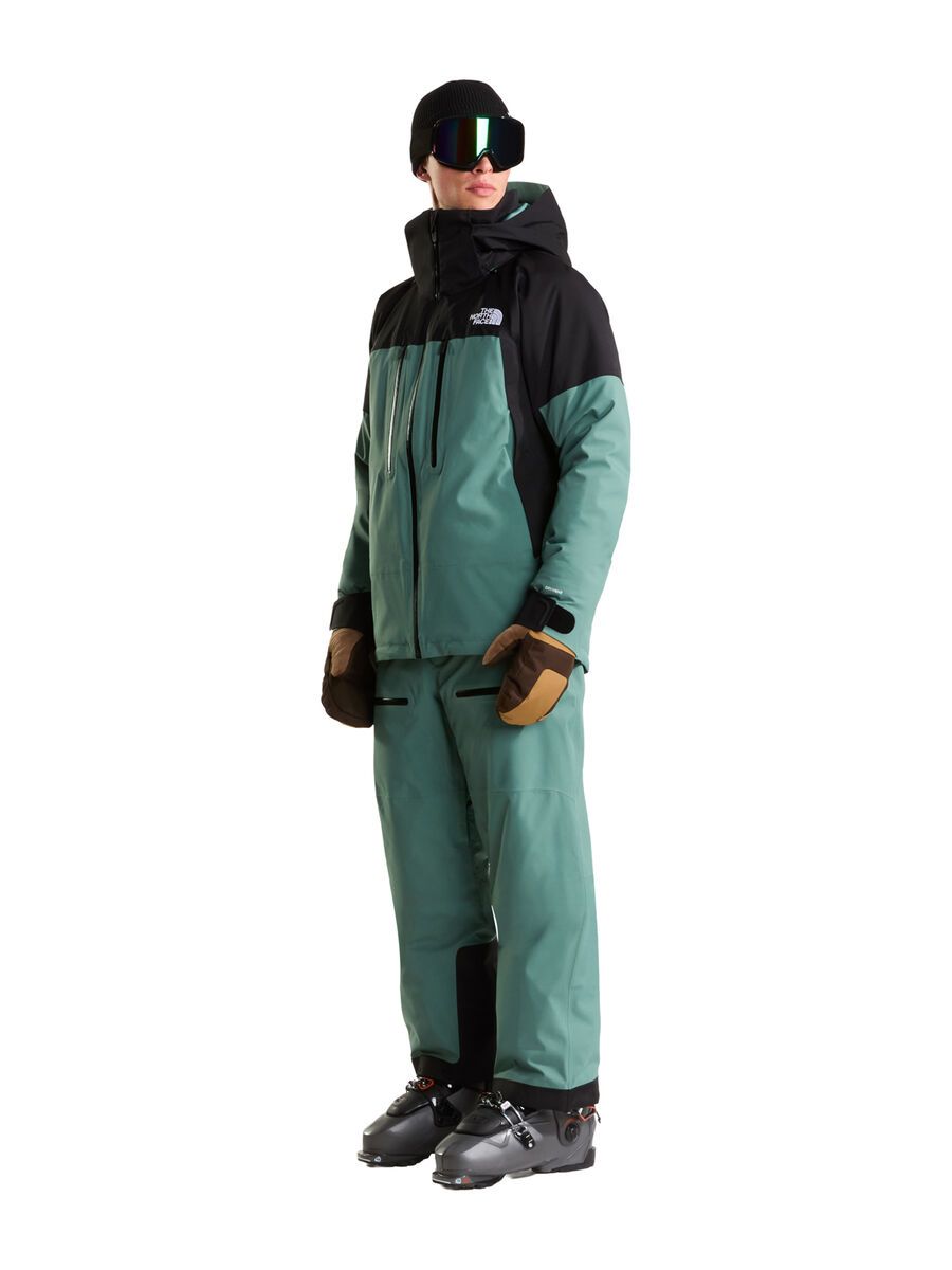 The North Face M Chakal Jacket, dark sage/tnf black - Bild 6