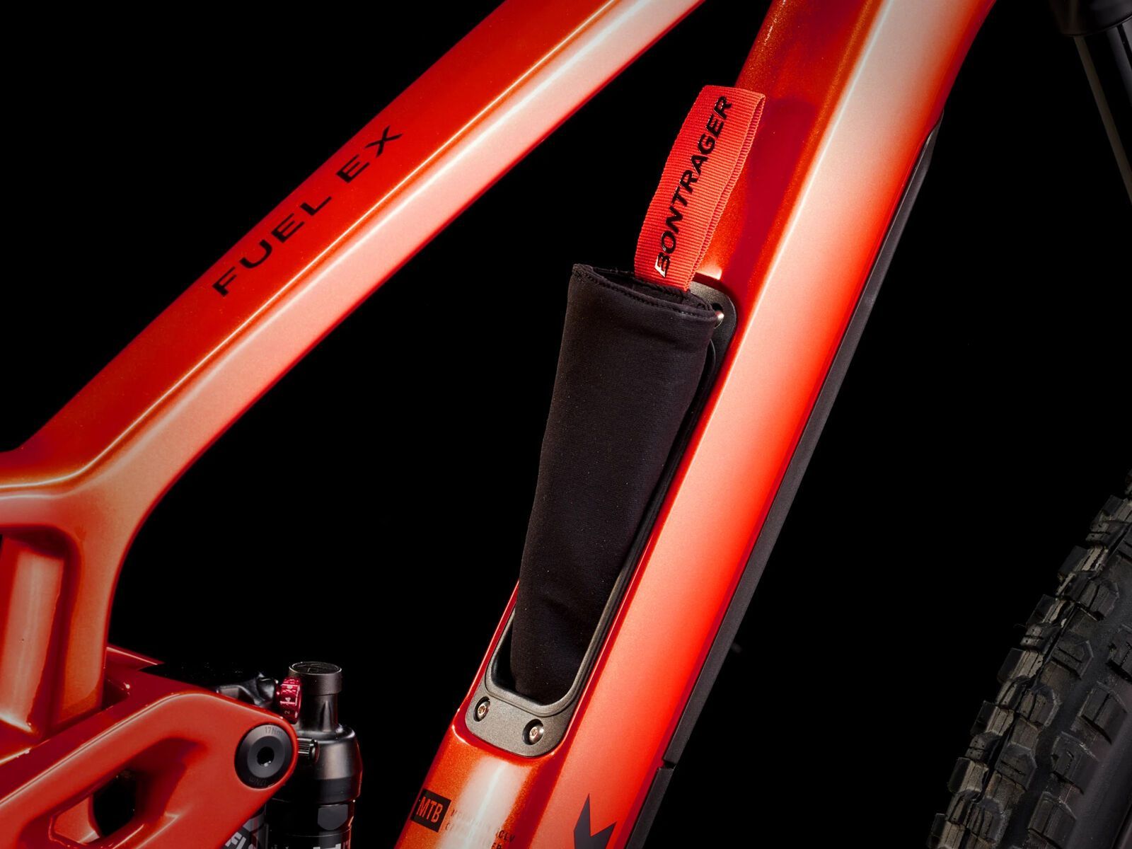 Trek Fuel EX 9.8 XT Gen 6 - 29, lava - Bild 3