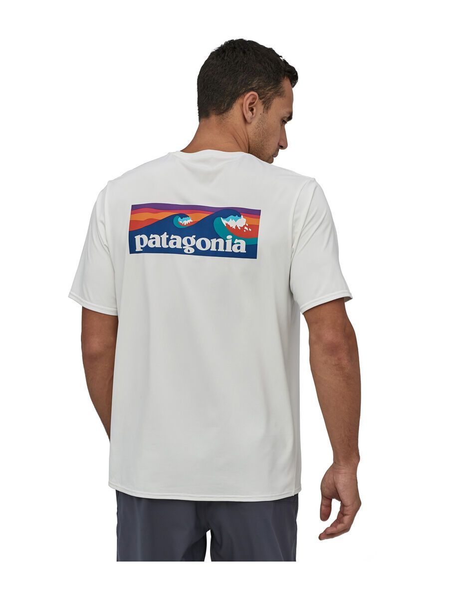 Patagonia Men's Capilene Cool Daily Graphic Shirt Boardshort Logo, white - Bild 7
