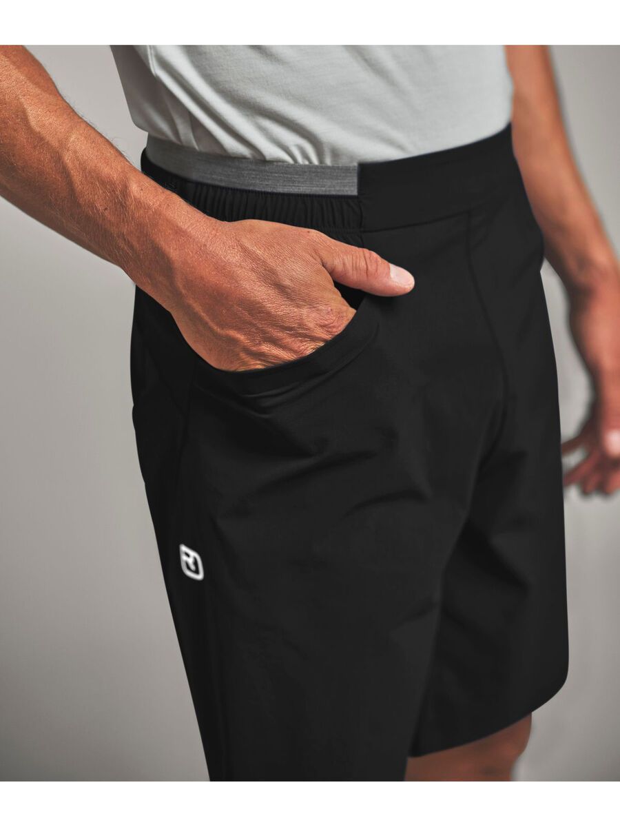 Ortovox Merino Shield Ultra Light Trace Shorts M, black raven - Bild 6