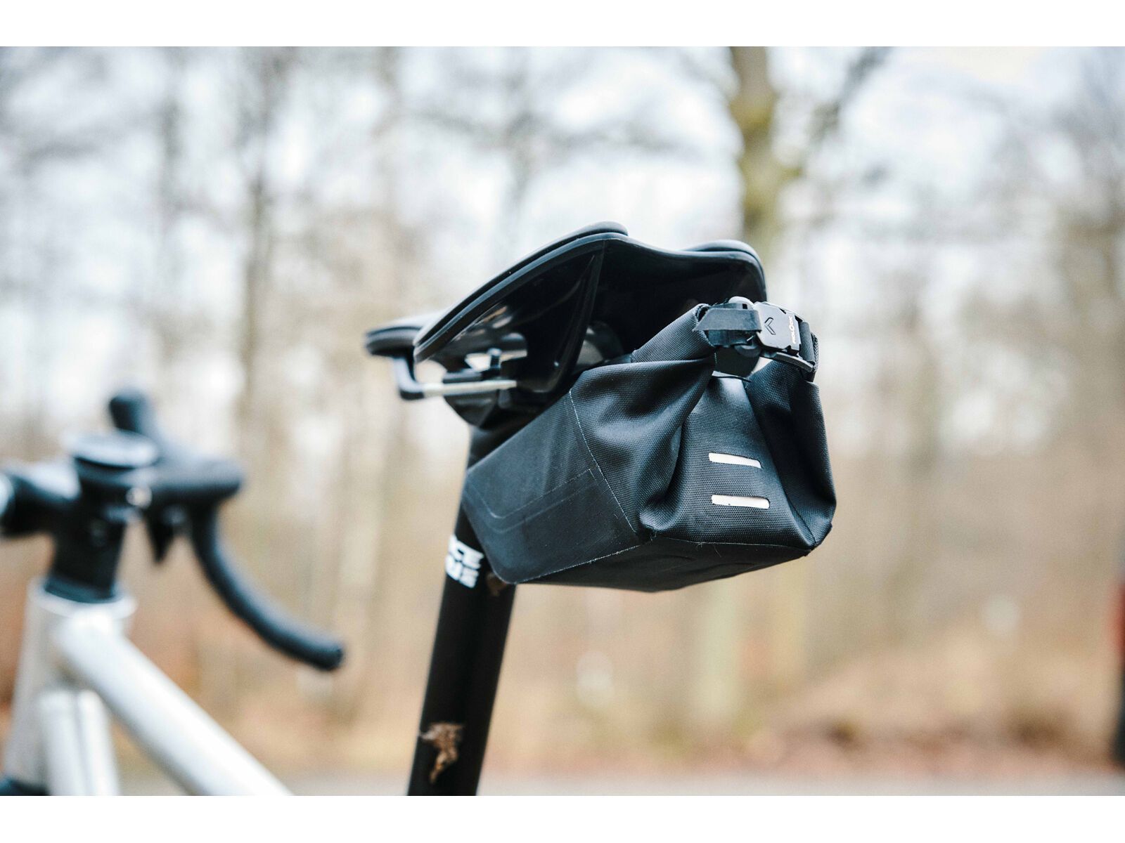 Fidlock Pinclip Saddle Bag S + Saddle Base, black - Bild 9