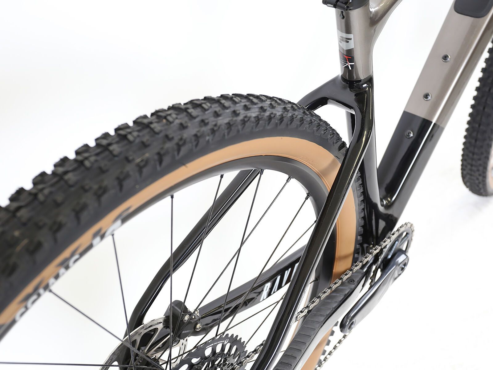 ***2. Wahl*** Focus Raven 8.9 silver / carbon raw - Bild 11