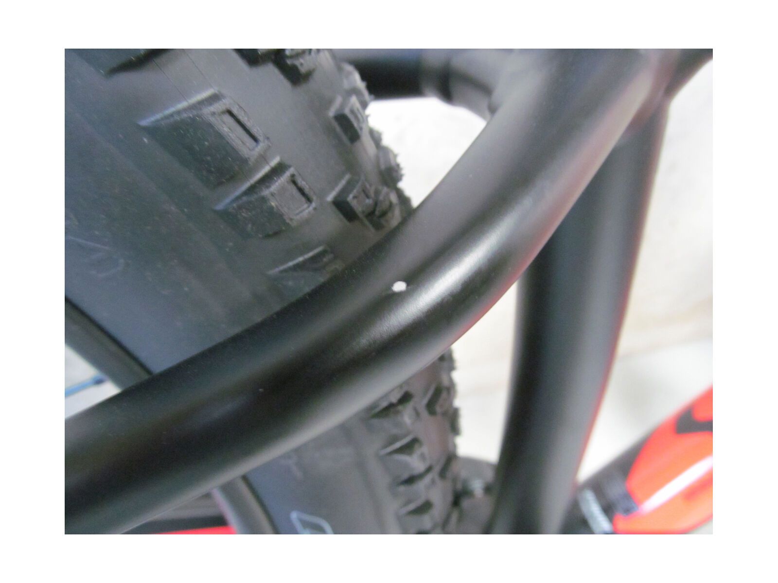 *** 2. Wahl *** Specialized Ruze Comp 6Fattie 2017, black/coral/white - Mountainbike | Größe L // 45 cm - Bild 2